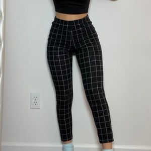 Black and White Grid Plaid Square Leggings